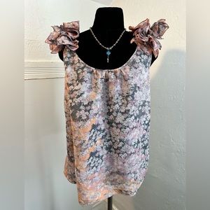 Vintage 2000’s Banana Republic sz S handkerchief ruffle sleeveless blouse 🩷